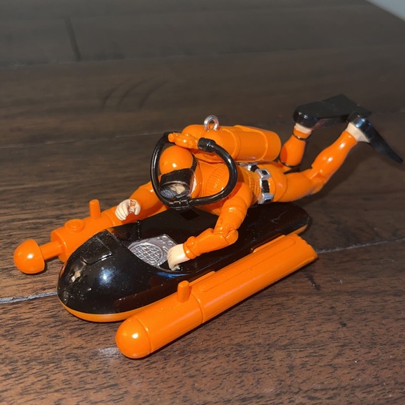 G.I. Joe Hallmark Ornament 2005 - Picture 5 of 8